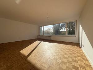 Moderne 6-Zimmer-Maisonette auf 2 Ebenen mit 3 Balkonen & großzügigem Grundriss – 40547 Düsseldorf – Vorschaubild 4