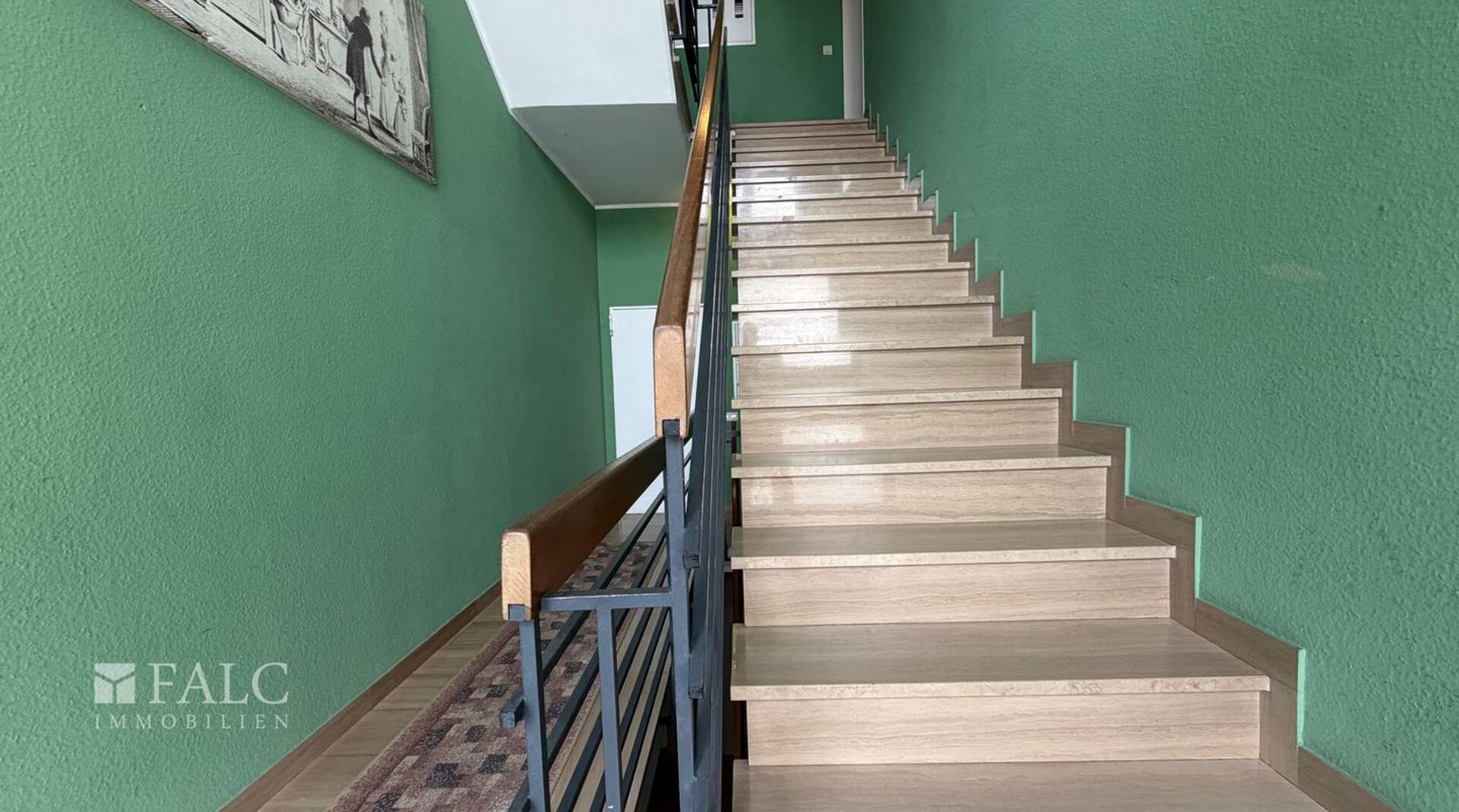 Mehrfamilienhaus in 50735 Köln mit 348,38 m² kaufen
