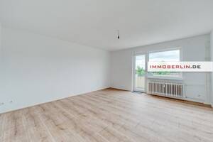 IMMOBERLIN.DE - Frisch renoviert & modernisiert! Schöne Wohnung mit Südbalkon – 13591 Berlin – Vorschaubild 1