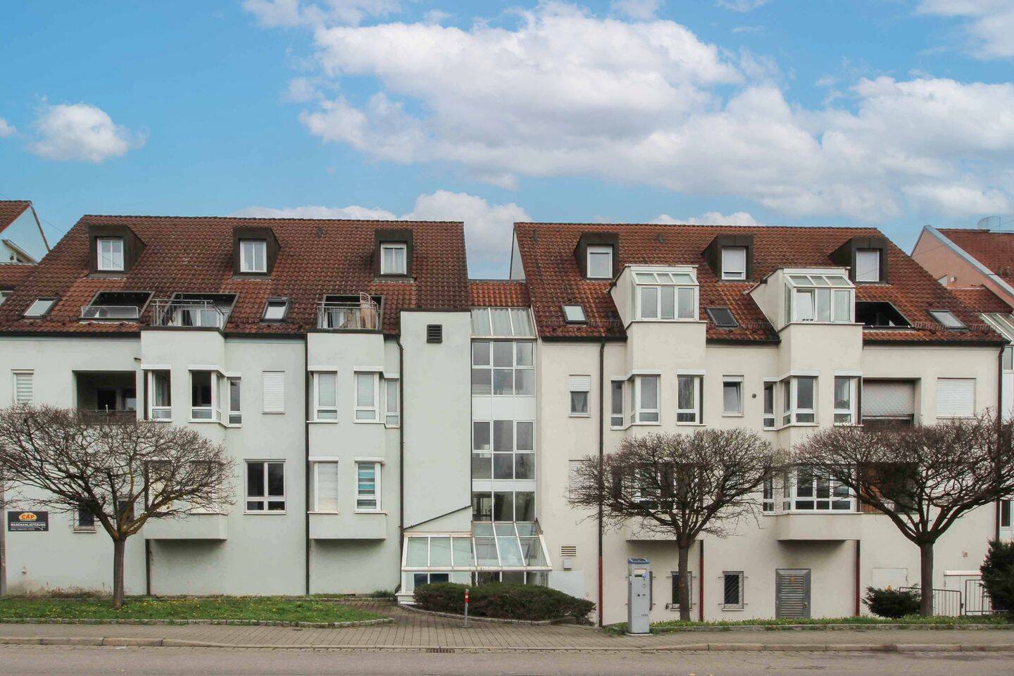 Attraktive Maisonette-Wohnung mit Aufzug und zwei Dachterrassen in Obertürkheim