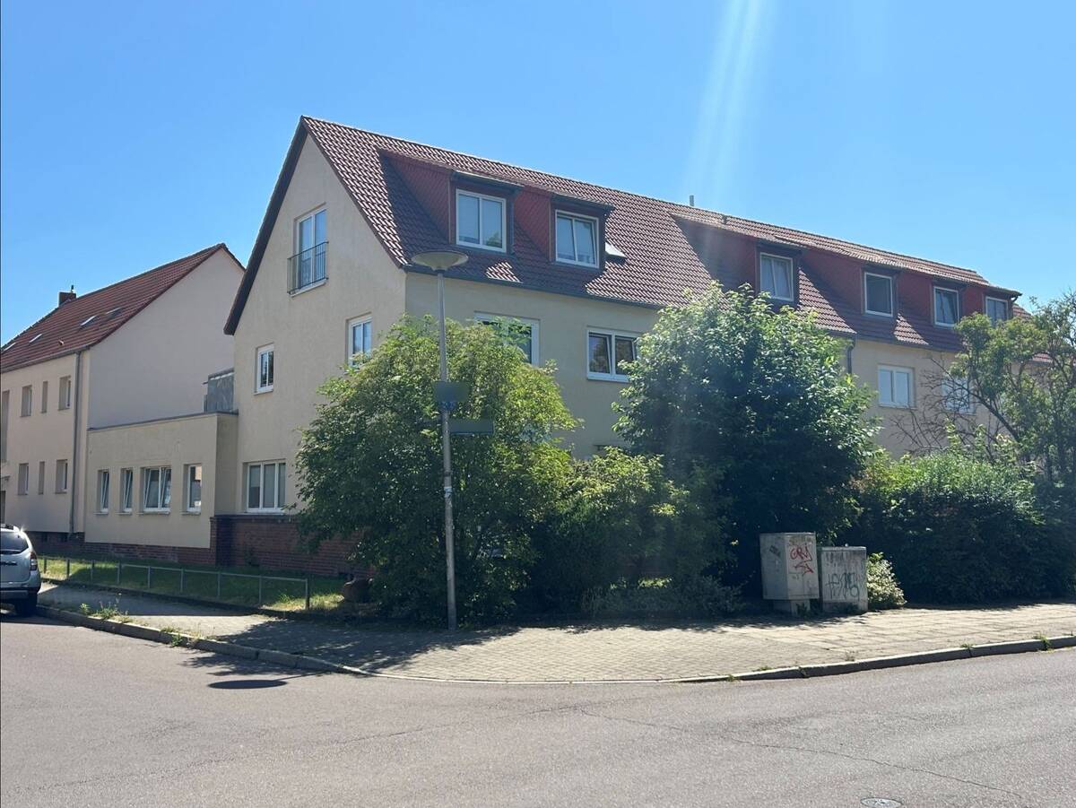 Attraktives Mehrfamilienhaus mit gemischter Nutzung in gefragter Lage von Magdeburg – 39110 Magdeburg – Bild 1 von 9