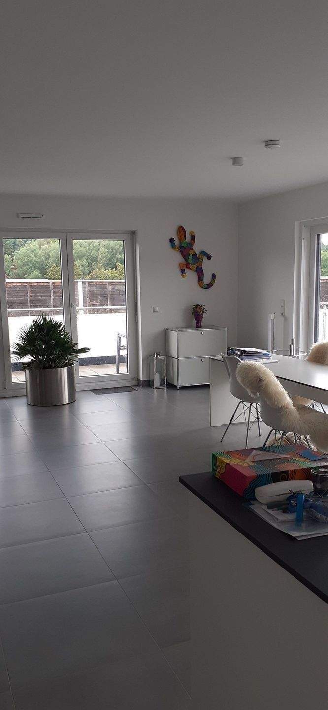 Penthaus, Dachterrasse ,2 Bäder, exclusive Küche und Klimaanlage , 2 Tiefgaragenplätze – Saarbrücken – Vorschaubild 5