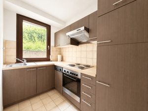 Ruhig gelegene Terrassenwohnung mit sonniger Westterrasse und großem Entwicklungspotenzial! – 81545 München – Vorschaubild 5