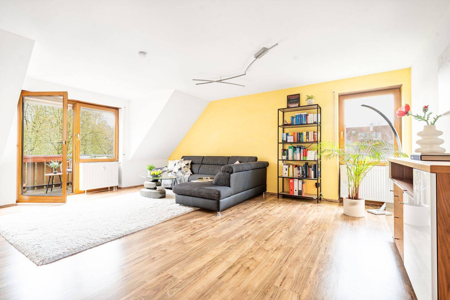 WOHLFÜHLORT - 2,5-Zimmer-Dachgeschosswohnung mit Balkon und Stellplatz in Weissach im Tal – Weissach im Tal – Vorschaubild 4