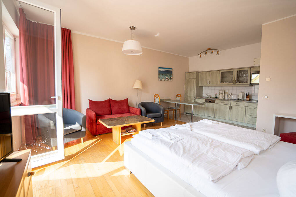 Ferienwohnung in Warnemünde, mit Blick auf die Achterreeg im Haus Möwenblick – Rostock – Vorschaubild 4