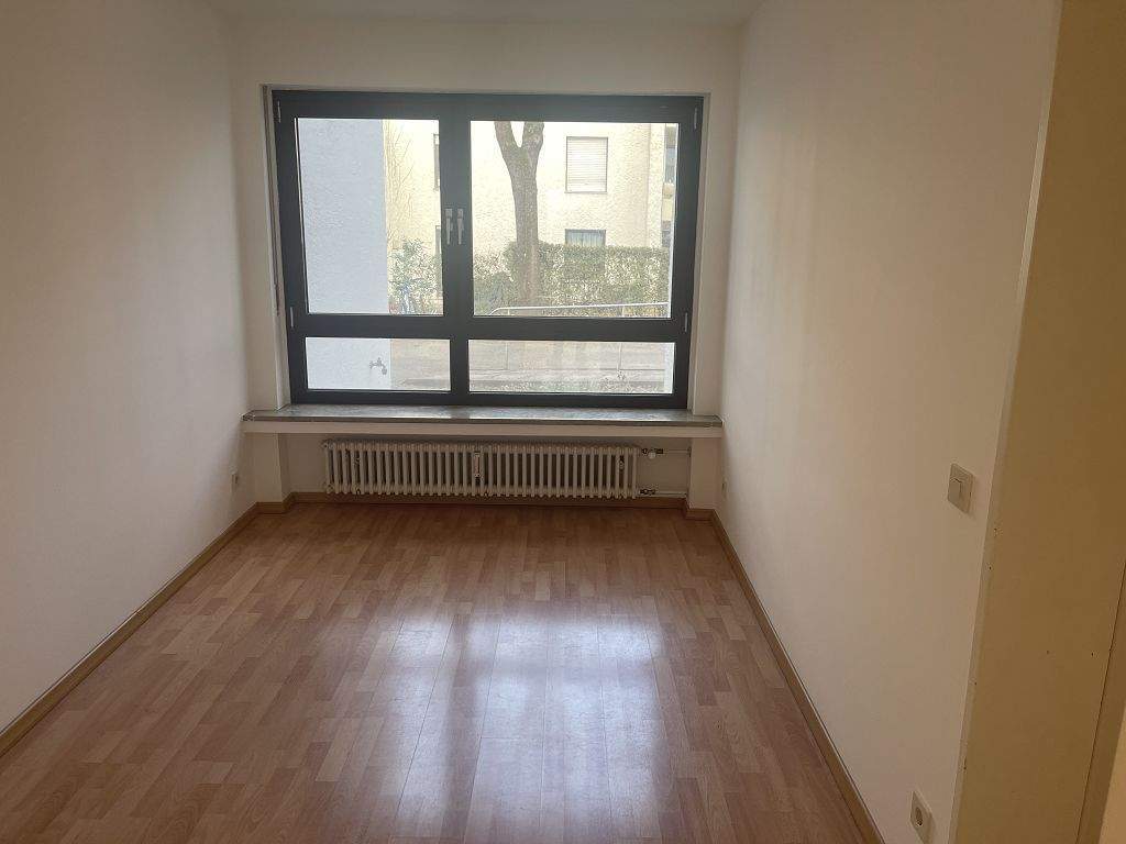 98 m² 4-Zi-Gartenwohnung mit 115 m² Garten in Hadern, 2 Gehmin. zur U-Bahn, ruhige Lage – München – Vorschaubild 7