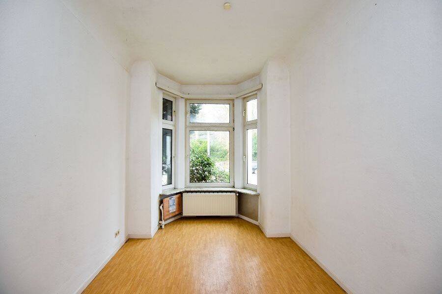Sanierungsbedürftige Altbauvilla mit 2-3 Wohneinheiten in bester Lage nahe des Lübecker Stadtparks! – Lübeck – Vorschaubild 9