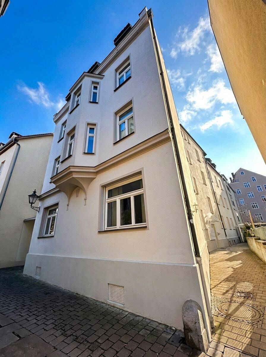 Hochwertiges Wohnhaus in der Augsburger Altstadt - bester Vermietungsstand in historischem Ensemble – Augsburg – Bild 1 von 9