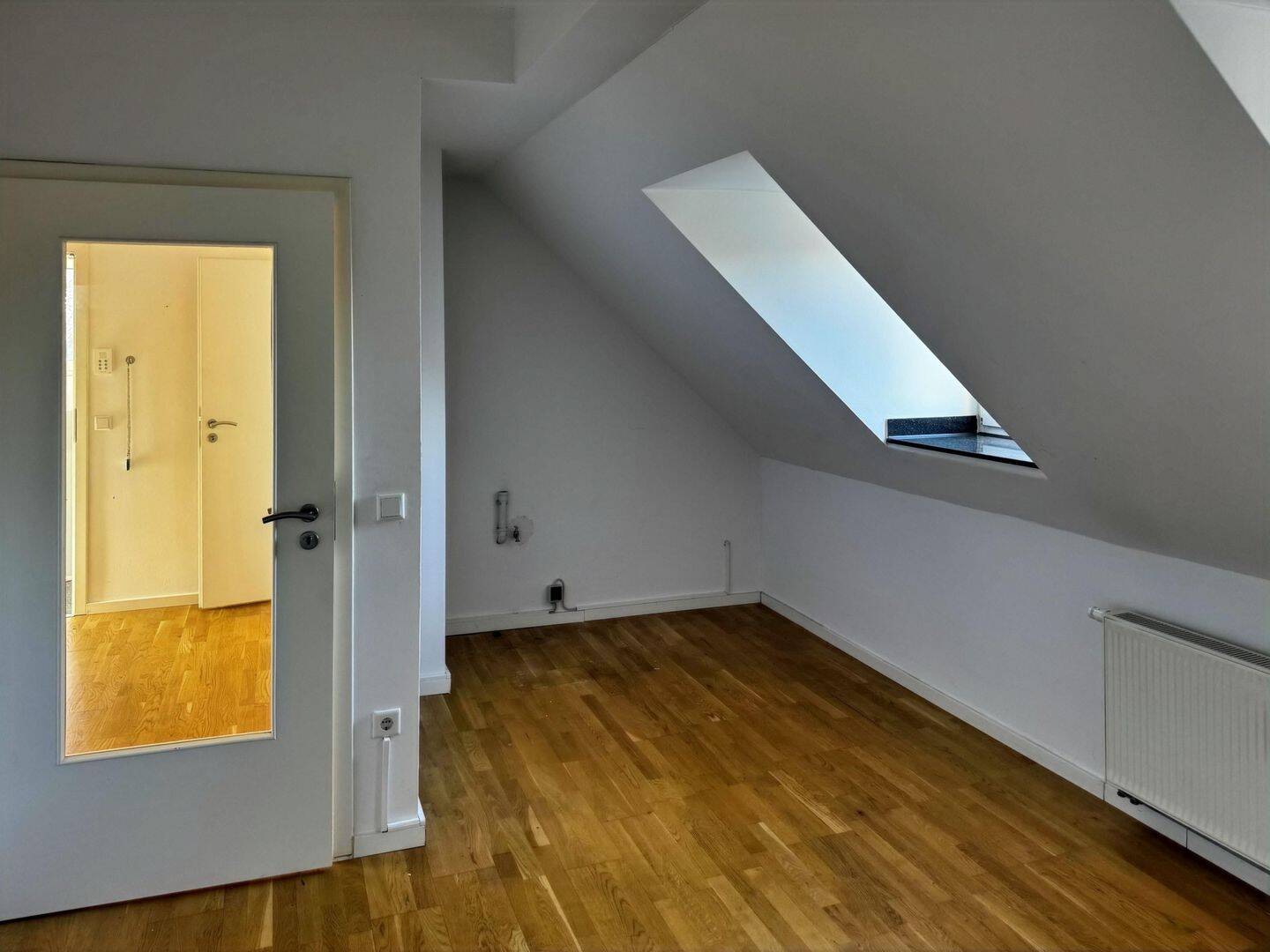 Wohnhaus mit drei Wohnebenen I 3 Garagen & Garten im Bismarckviertel – Krefeld – Vorschaubild 9