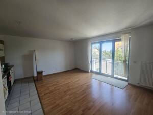 Lichtdurchflutete 1-R-ETW mit offenem Küchen- und Wohnbereich mit EBK & Balkon, TG-SP mgl. – 4178 Leipzig – Vorschaubild 9