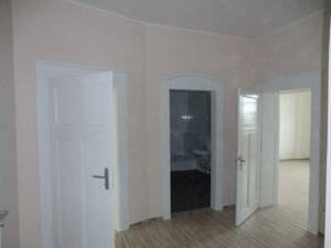 3 Zi-Wohnung mit 2 Bäder und Balkon, Aufzug