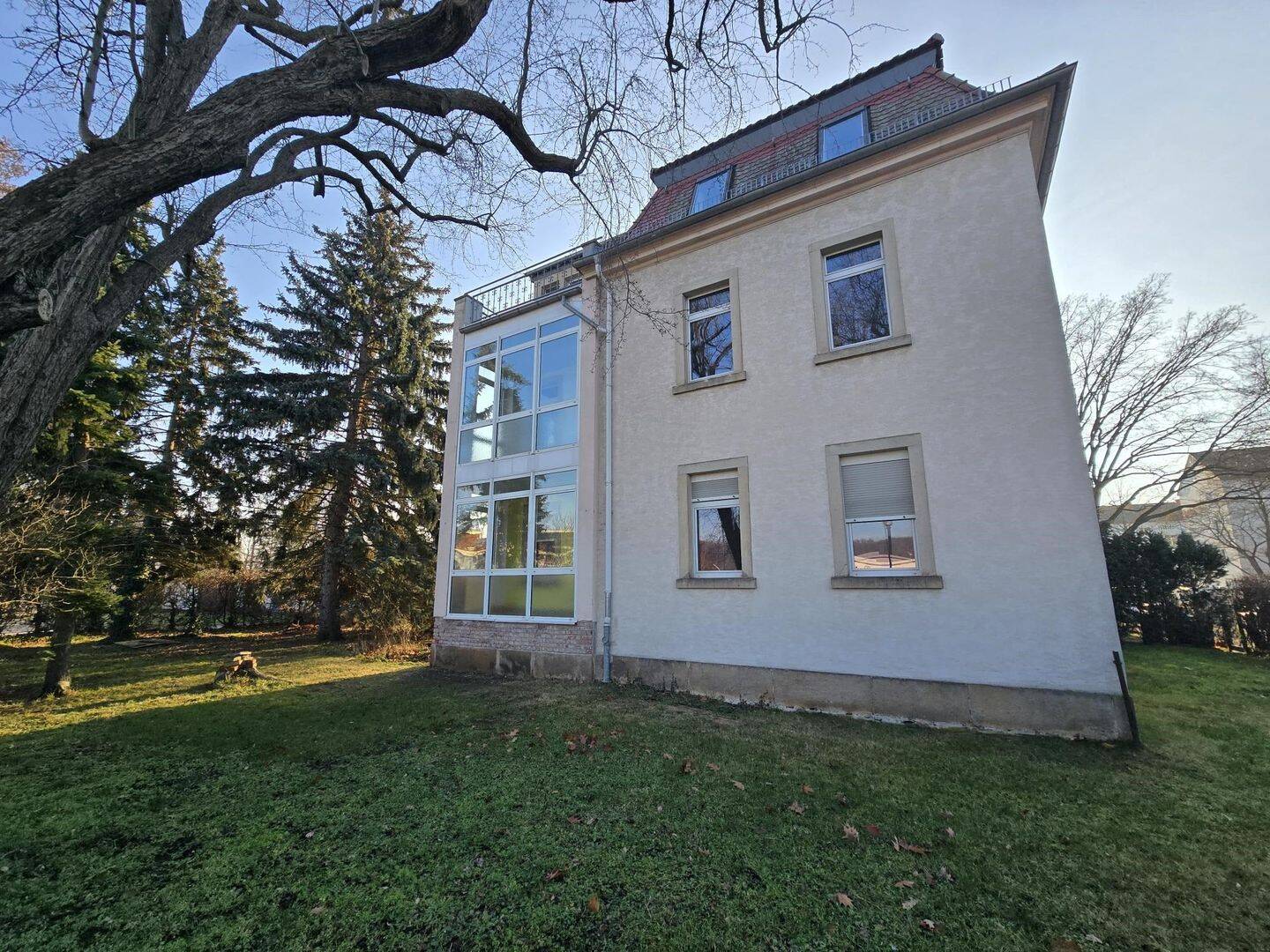 ERSTBEZUG nach Sanierung, 3-Zimmer-Etagenwohnung in 3-Familienhaus in Laubegast zu verkaufen.