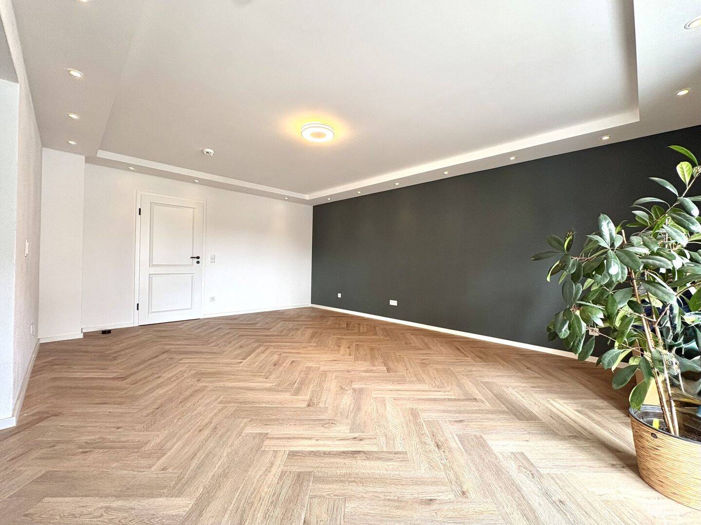 Schicke 2,5 Zimmer-Wohnung mit Balkon – Ingolstadt – Vorschaubild 3