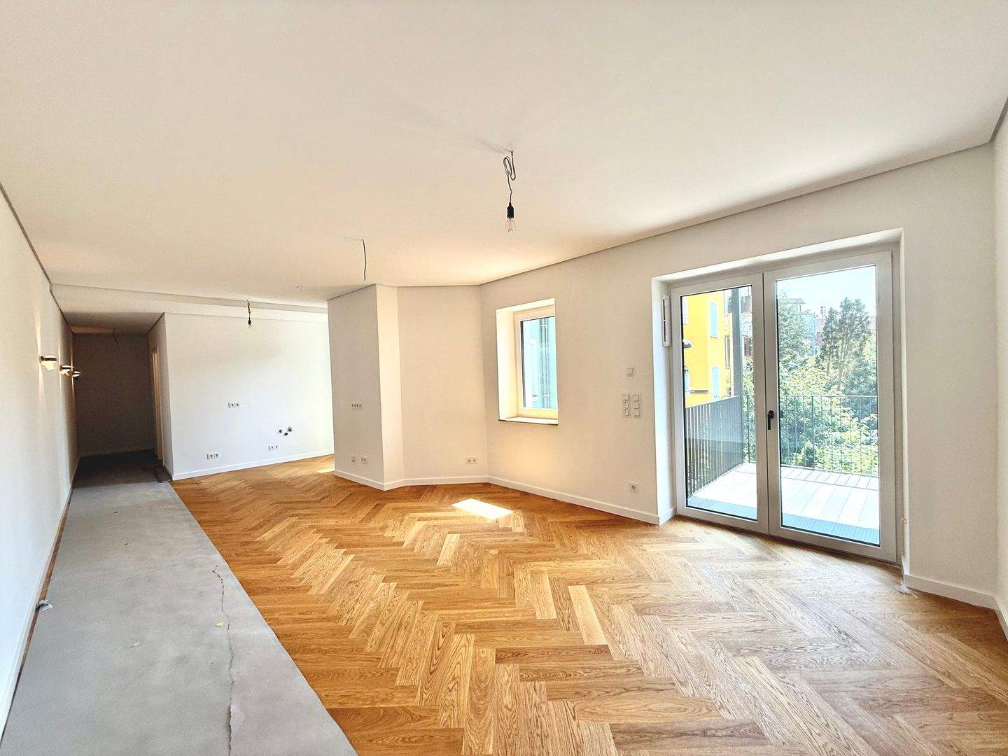 BEZUGSFERTIG - kernsanierter Altbau Fischgrätparkett uvm. – Nürnberg – Vorschaubild 2