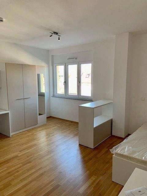 Ruhig und doch zentral! Möblierte 1-Zimmer-Wohnung in Zentrumsnähe – Erlangen – Bild 1 von 6
