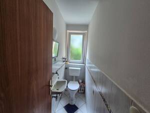 Familienfreundliche, helle, modernisierte 4-Zimmer-Wohnung mit Terrasse, Balkonen und EBK – 70599 Stuttgart – Vorschaubild 7