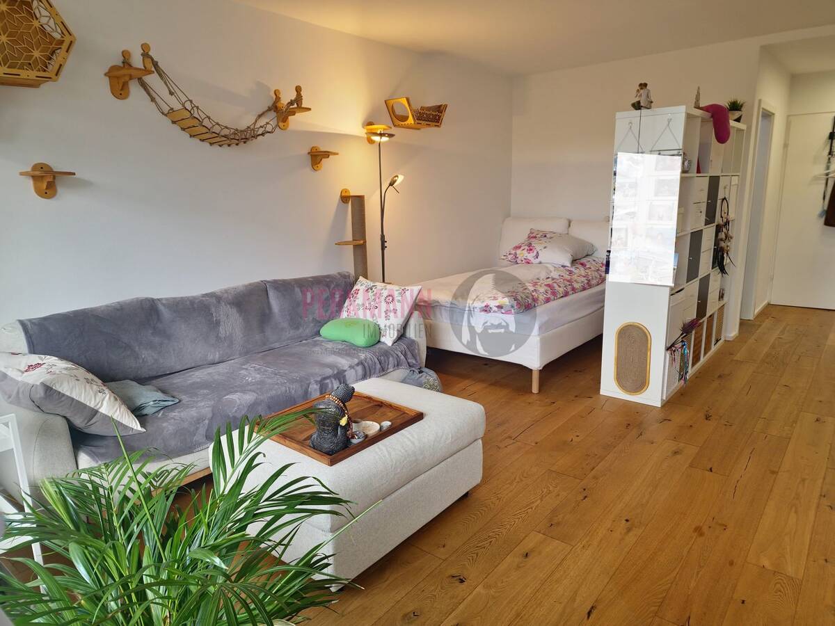 Bezugfreies 1 Zimmer Apartment mit Balkon und Tfg / Auch als Kapitalanlage nutzbar. – 81241 München – Bild 1 von 7
