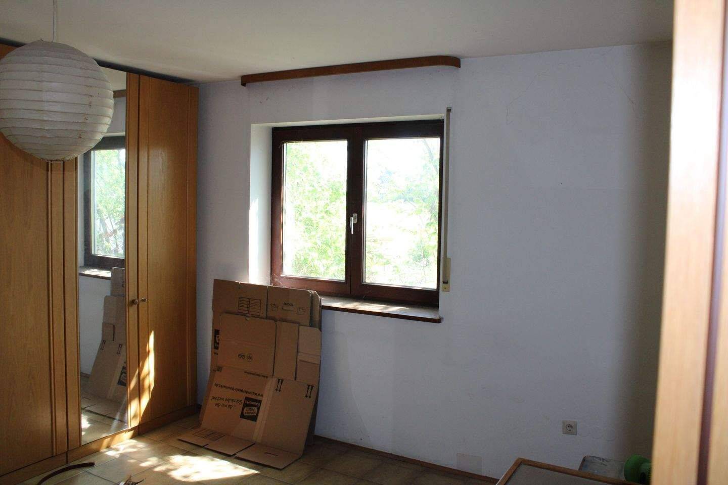 Freistehendes 1-2 Familienhaus mit Solar- und Photovoltaikanlage und Doppelgarage – Nürnberg – Vorschaubild 7