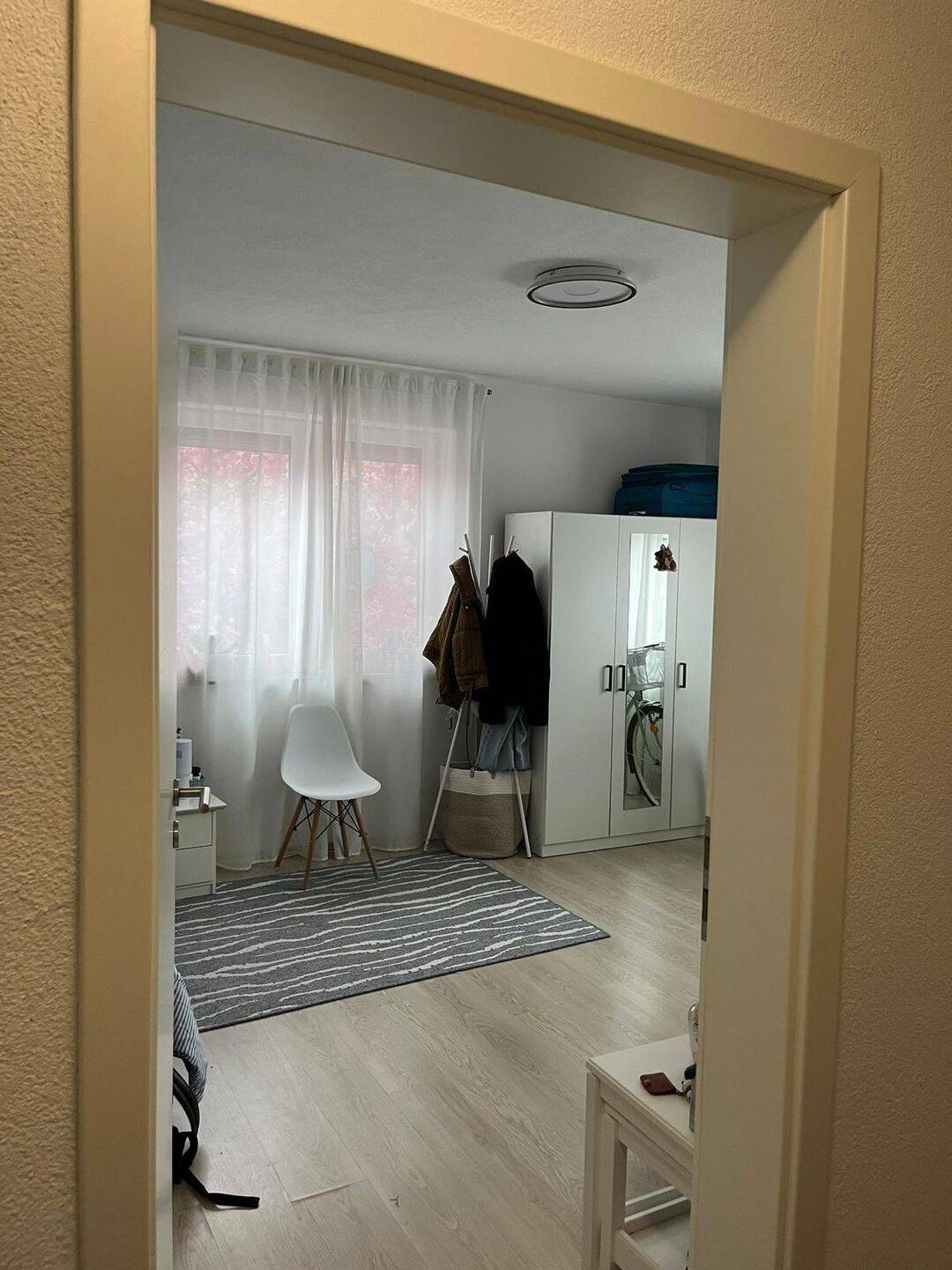 Helles, großes WG Zimmer in 4er-Frauen Studented WG mit großer Küche – Heilbronn – Vorschaubild 4