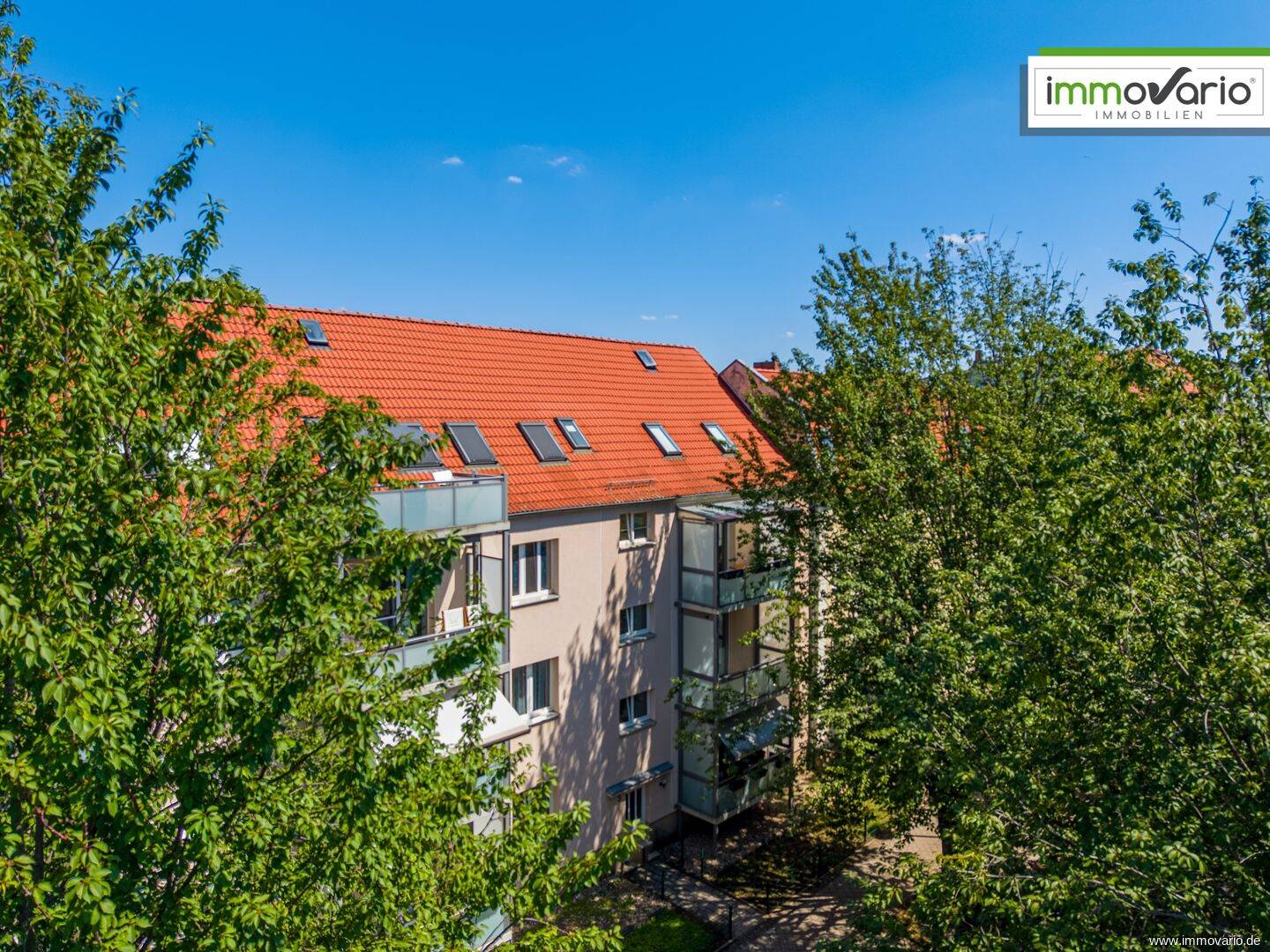 Außergewöhnliche Maisonette-Wohnung mit ca. 110 m², Balkon, 2 Bädern & ausgebautem Spitzboden! – Magdeburg – Vorschaubild 2