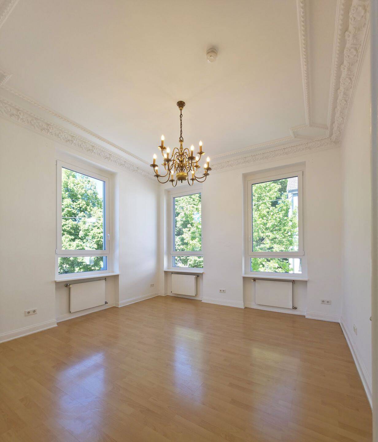 Hell, stilvoll, modern mit Stuck! Renovierte 3-Zimmer-Wohnung – Wuppertal – Vorschaubild 7