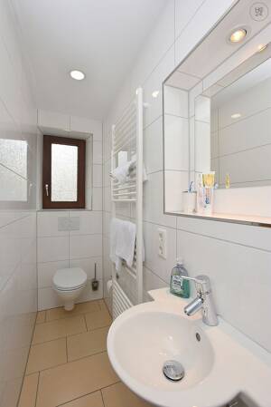 Schön möblierte Wohnung mit Reinigungsservice in Stuttgart Münster – 70376 Stuttgart – Vorschaubild 4