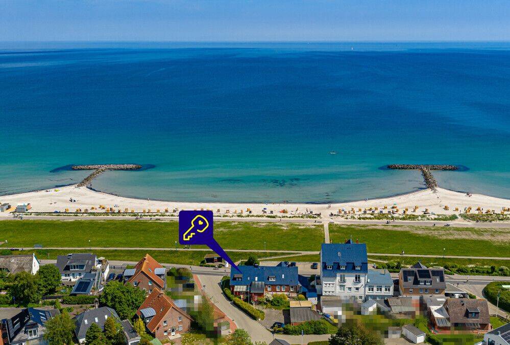 Doppelhaushälfte in erster Reihe am Schönberger Strand