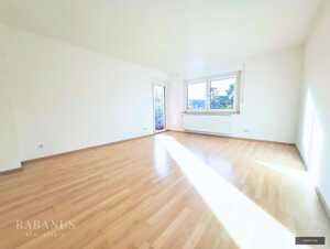 Helle 3-Zimmer-Wohnung - Balkon, EB Küche, WG geeignet - Nähe Siemens Campus *aktuell vermietet* – 91052 Erlangen – Vorschaubild 2