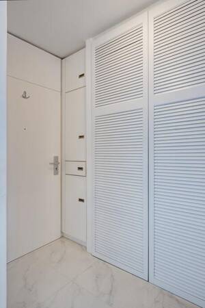 Möbliert: Designapartment mit Alpenblick und Pool – 81477 München – Vorschaubild 9