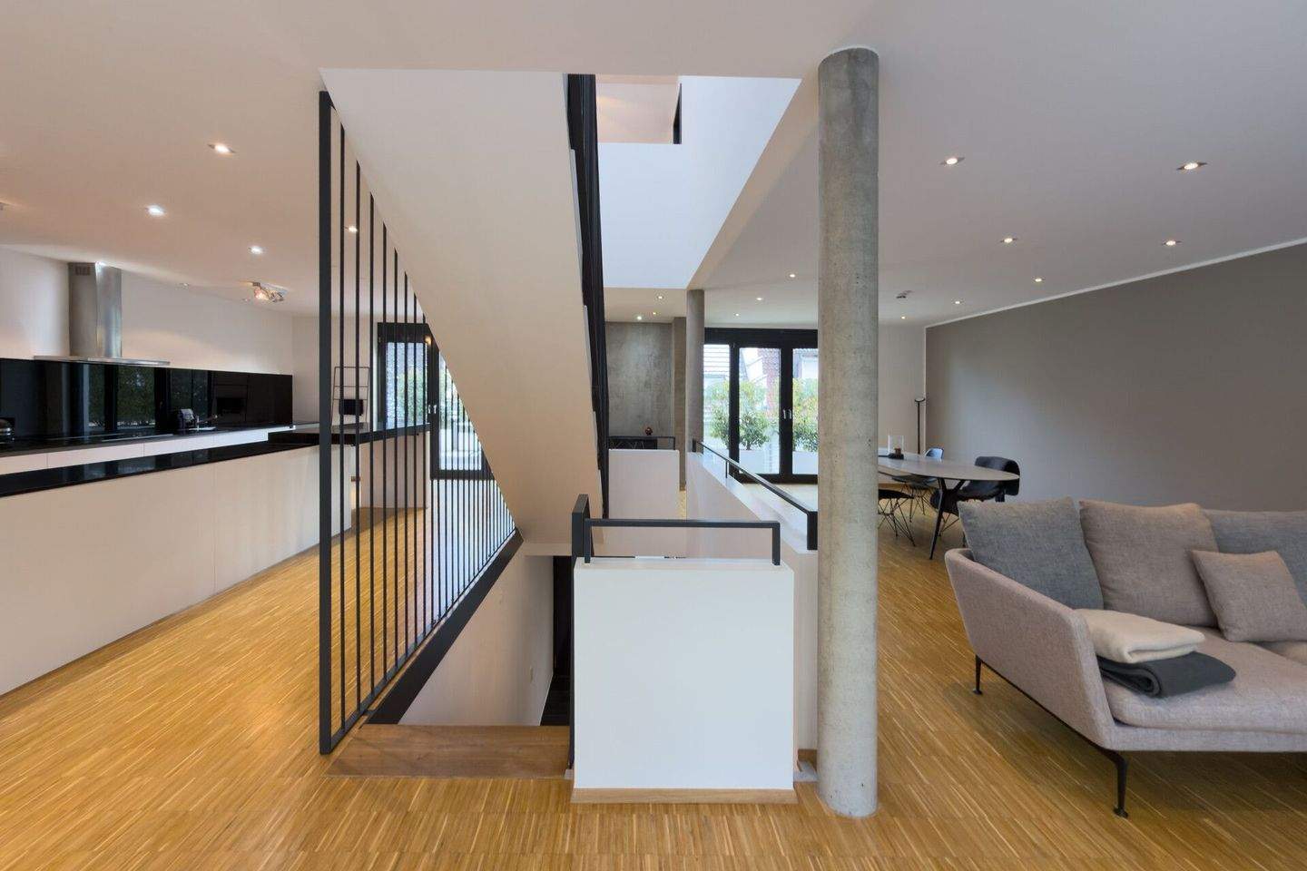 Reserviert!! Exklusives Architektenanwesen - Energieeffizienz, Design und Familienglück – Ihringen – Vorschaubild 4