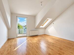 Ein Zuhause zum Ankommen - charmante 2-Zimmer-Dachgeschosswohnung mit Balkon! Bezugsfrei & renoviert – 13089 Berlin – Vorschaubild 2