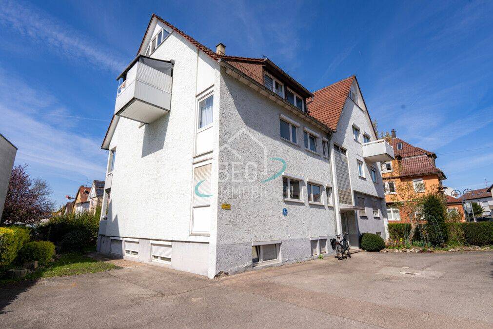 2-Zimmer-Wohnung in zentraler Lage mit hervorragender Verkehrsanbindung – Stuttgart – Bild 1 von 9