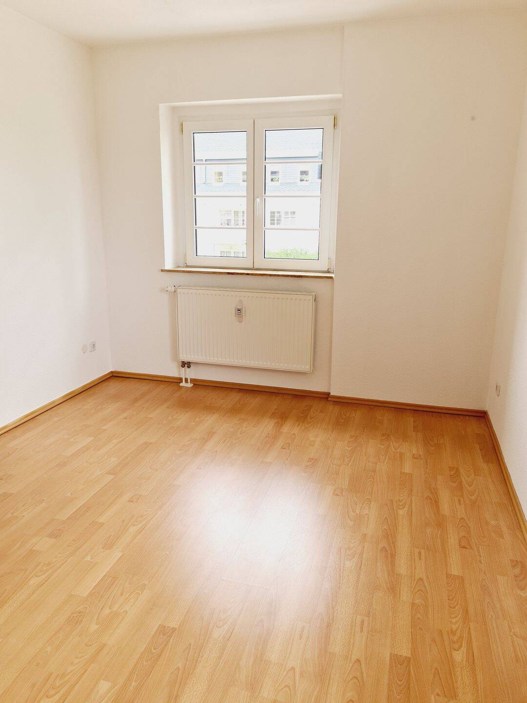 2-Zi.-Whg. am Heimgarten - mit Laminat + Balkon ! – Chemnitz – Vorschaubild 7