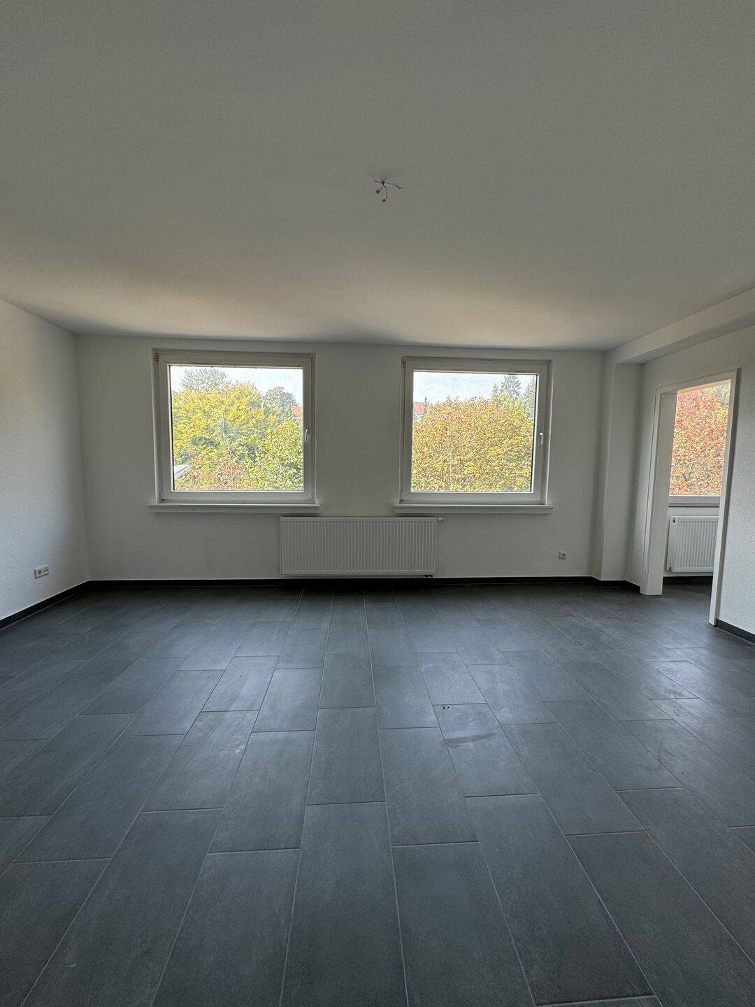 ** - Erstbezug nach Renovierung - Moderne 3 Zimmerwohnung mit tollem Badezimmer wartet auf Sie!