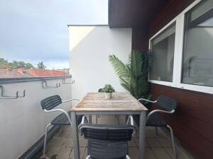 SEHR HELLE, GEPFLEGTE DG-WHG. IM 5.OG-WEITBLICK, WANNENBAD M. FENSTER RUHIG IM AFRIKASISCHES VIERTEL – 13351 Berlin – Vorschaubild 3