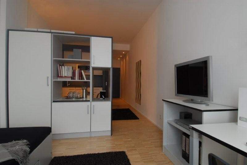 NEU !!! TOP-Möbliertes Apartment mit Einbauküche in Erlangen Zentrum – Erlangen – Vorschaubild 5
