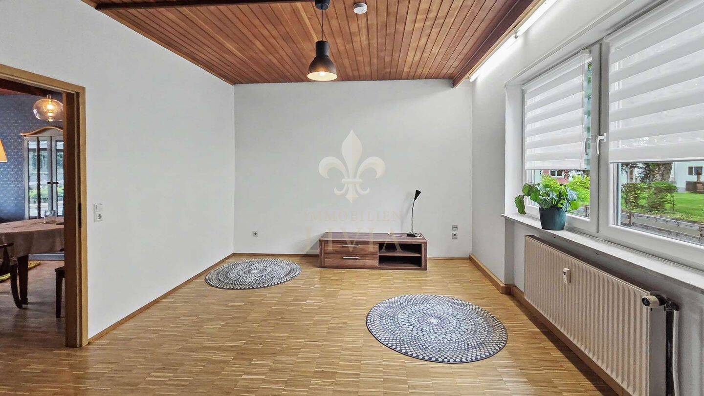 Großzügige 4-Zimmer-Erdgeschosswohnung mit Wintergarten, Garten und Stellplatz – Martinshöhe – Vorschaubild 9