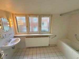 Ruhiges 5-6 Zimmer EFH mit Vollkeller zum individuellen Modernisieren – 22589 Hamburg – Vorschaubild 8