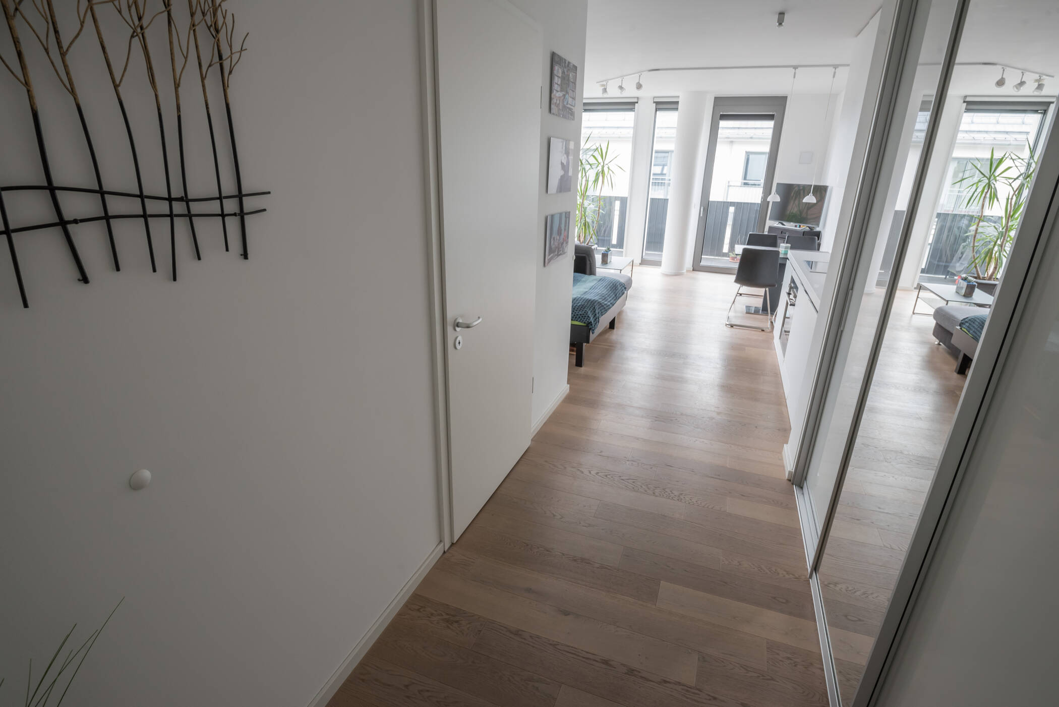 Möbliertes, extrem helles Apartment in zentraler Lage – München – Vorschaubild 9