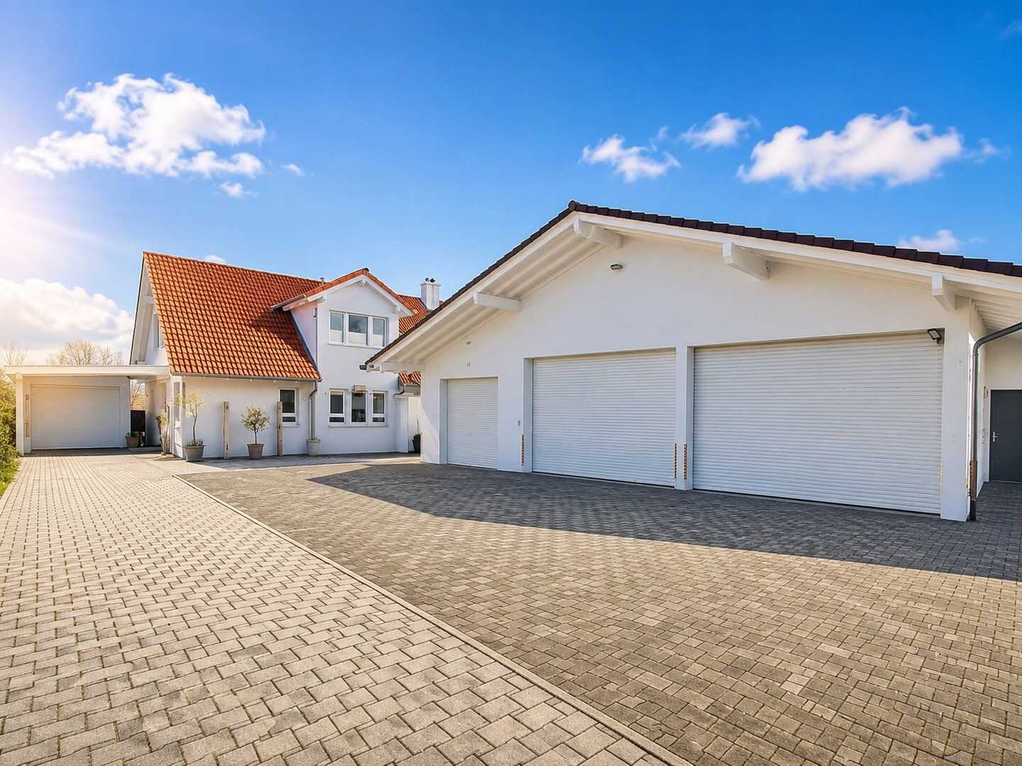 Wohnhaus mit vermieteten Gewerbeeinheiten - attraktive Kombination aus Wohnen und Rendite