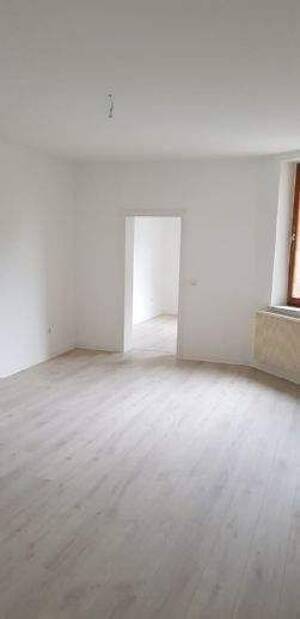 Studenten-WG gesucht!! 4 Zimmer Wohnung neu renoviert ab 01.10.2026