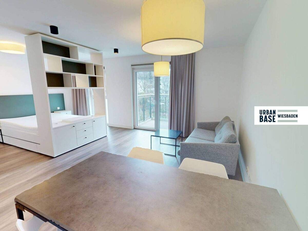 URBAN BASE: Vollmöbliertes 1-Zimmer-Apartment mit EBK, BALKON, ALL-IN-MIETE, UVM. im Wiesbadener Stadtzentrum – 65189 Wiesbaden – Bild 1 von 9