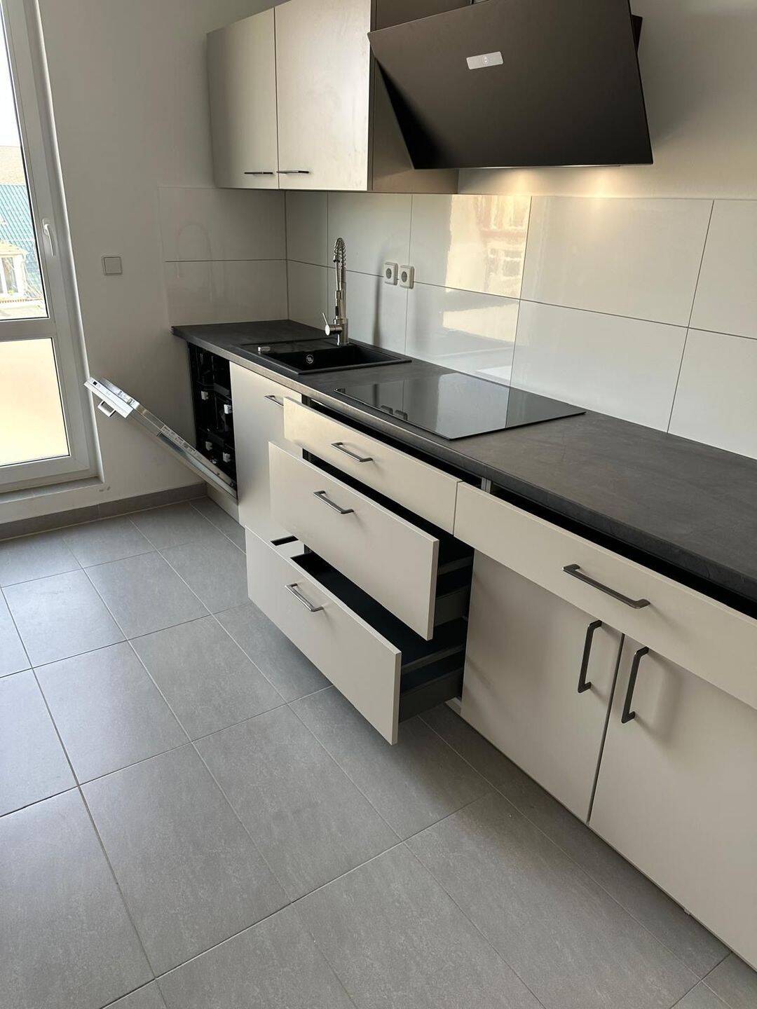 Frisch sanierte 2-Zimmer-Wohnung mit Einbauküche – Magdeburg – Vorschaubild 4