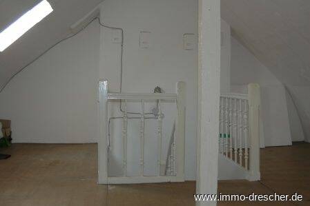 Neu renoviertes Dachgeschoss 3ZKB mit neuer Einbauküche in SB - CITY – Saarbrücken – Vorschaubild 9