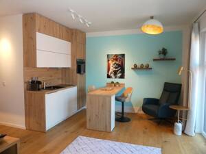 Einziehen und genießen - Möbliertes Appartement mit seitlichem Wasserblick! – 12555 Berlin – Vorschaubild 3