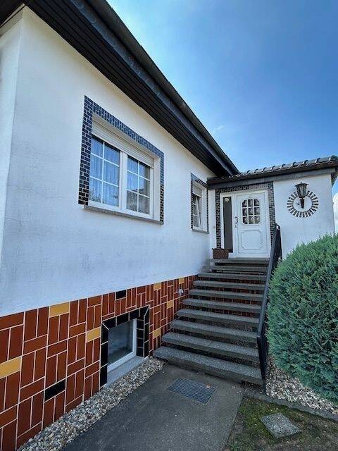 Haus mit Wohnkeller, Dachzimmer und Wintergarten in einer Anliegerstraße auf einen großem Grundstück – Möckern – Vorschaubild 8