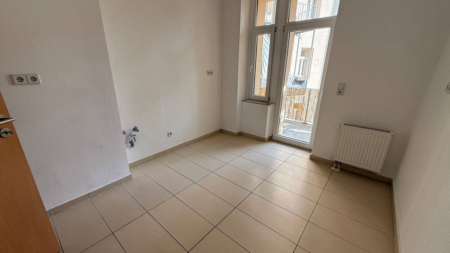 WG-gerechts im 2. OG *moderne Bodenbeläge - Eckbadewanne - Balkon - City-Nah – Chemnitz – Vorschaubild 7