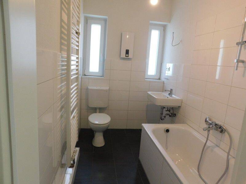 Klasse-3,5 Zimmer-Wohnung,vollständig renoviert! – Essen – Vorschaubild 2
