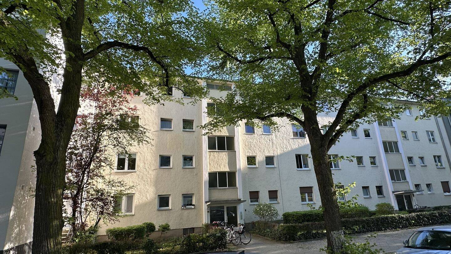 Stilvolle 1,5-Zimmer-Eigentumswohnung in zentraler Bestlage mit sonnigem Südbalkon – Berlin – Vorschaubild 2