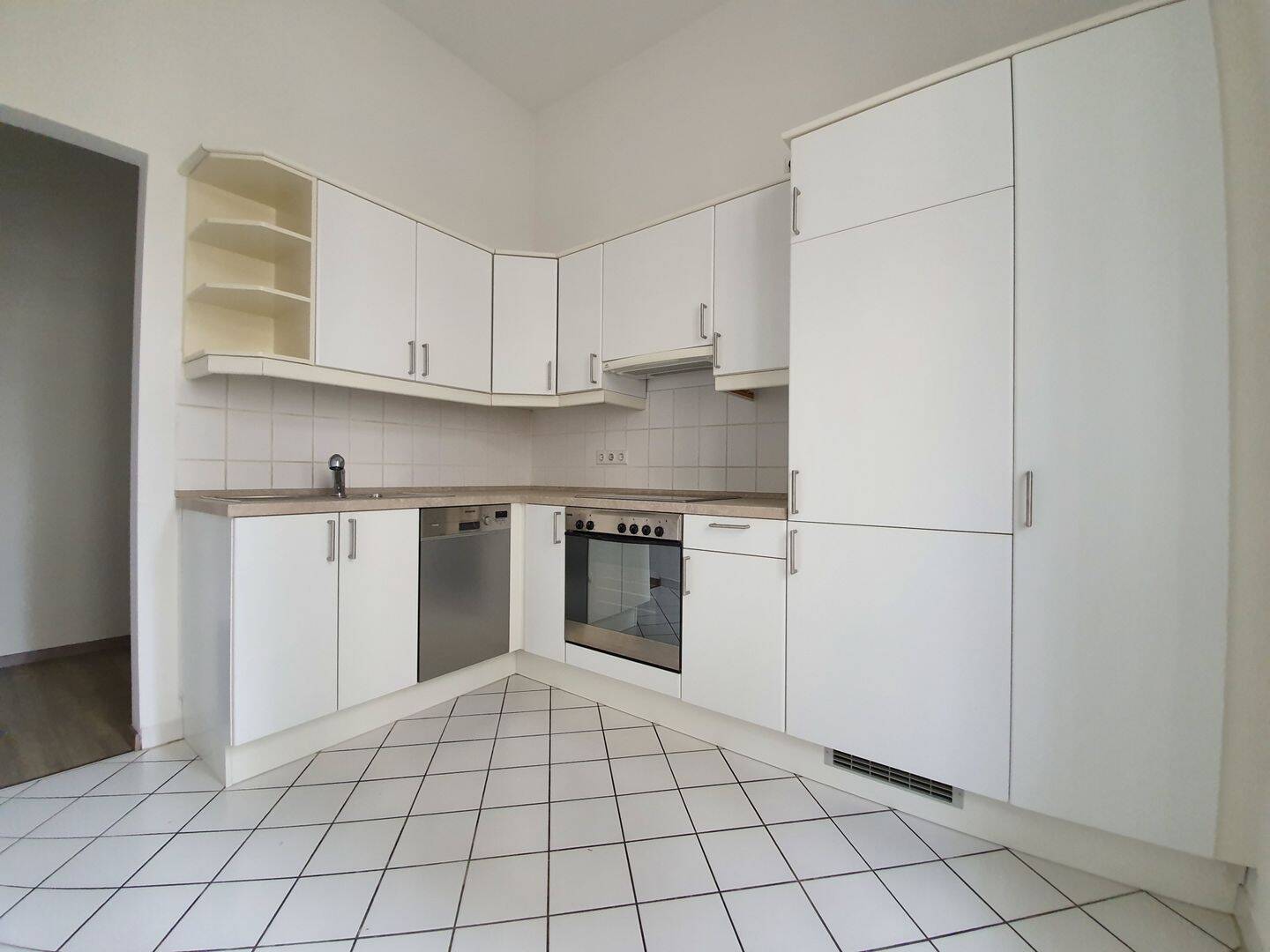 2-Zimmer-Altbauwohnung mit Balkon im Leipziger Waldstraßenviertel – Leipzig – Vorschaubild 9